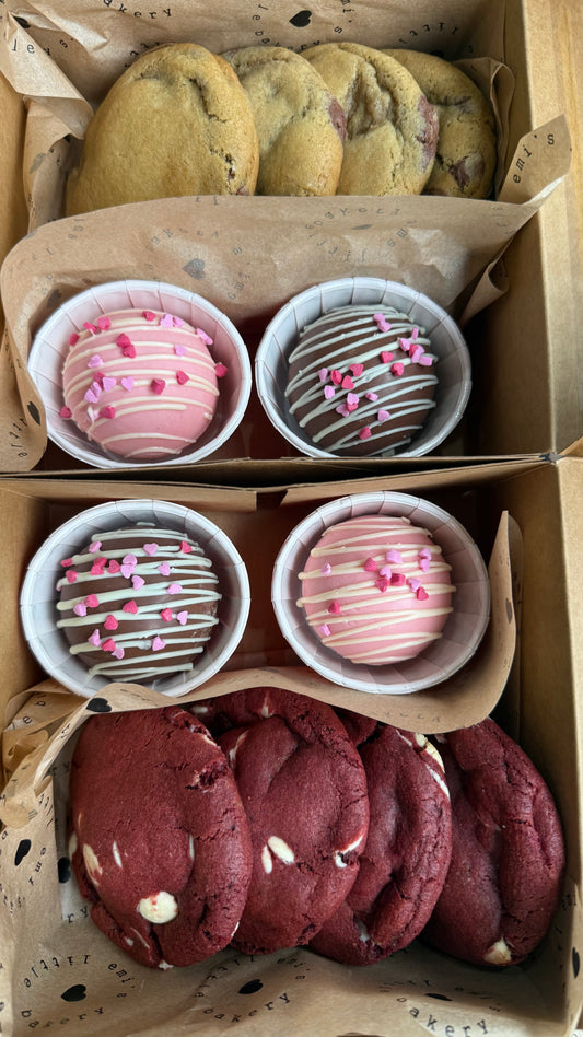 Hot Chocolate Bomb & Cookie Box
