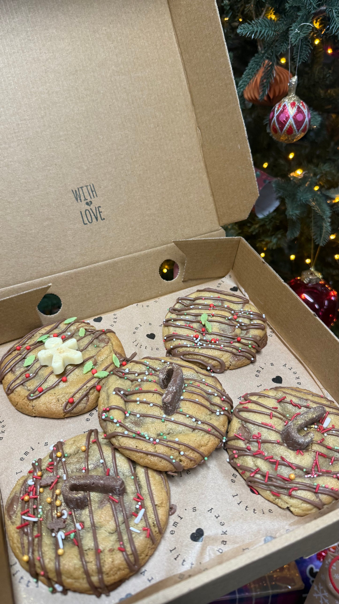 5 Medium Christmas Cookies